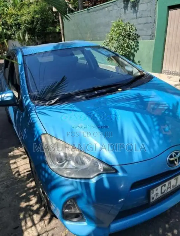 Toyota Aqua 2012 Car (Used)