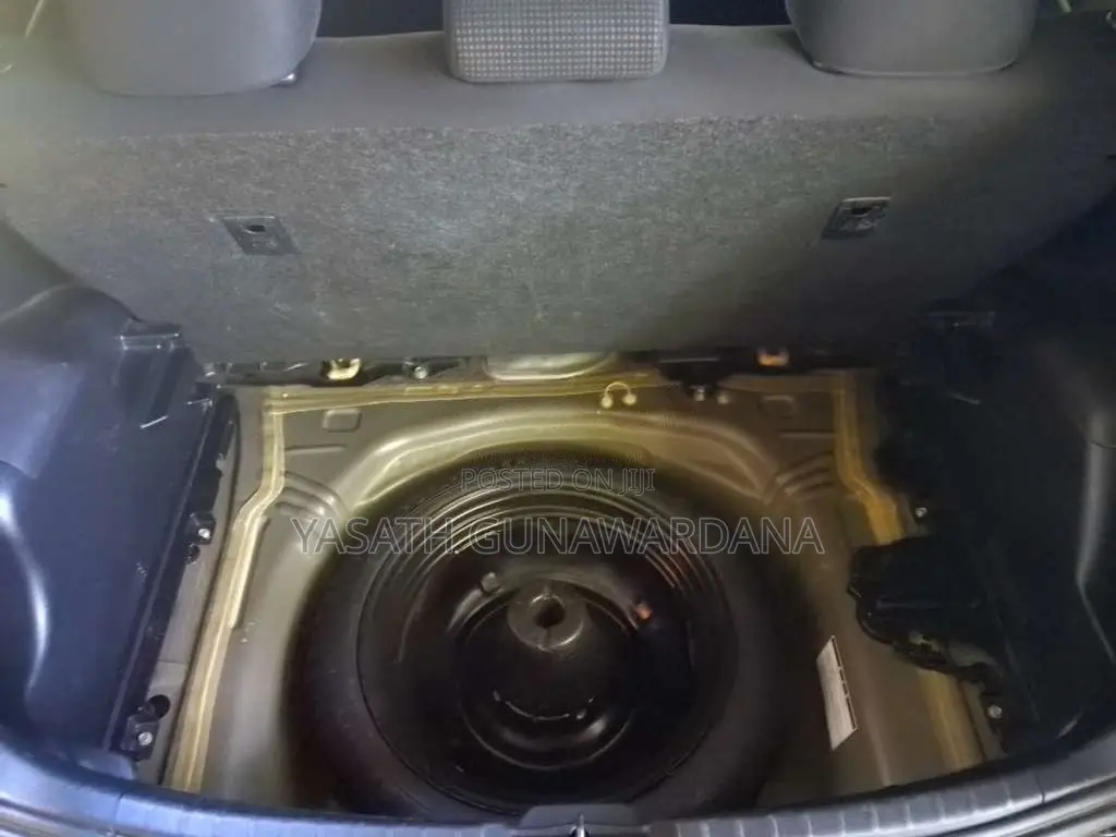 Toyota Vitz 2016 Car (Used)