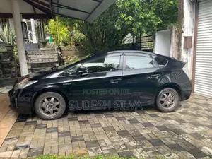 Toyota Prius 2013 Car (Used)