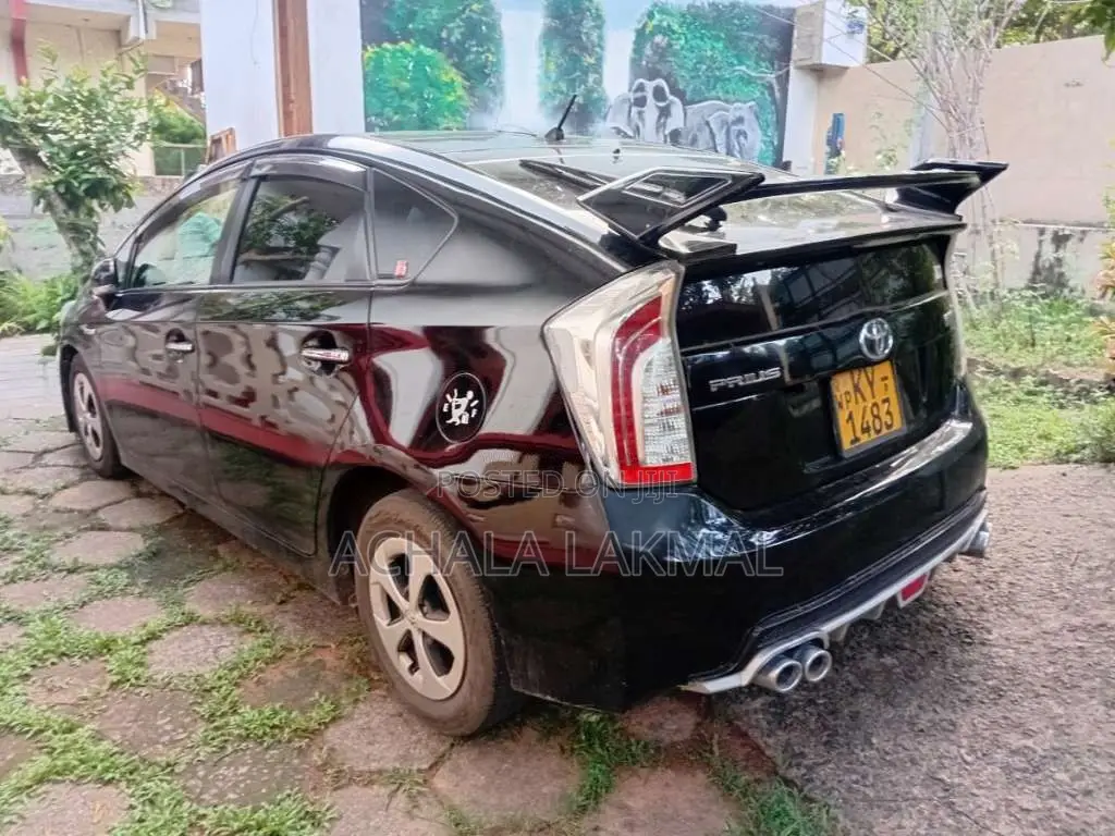 Toyota Prius 2013 Car (Used)