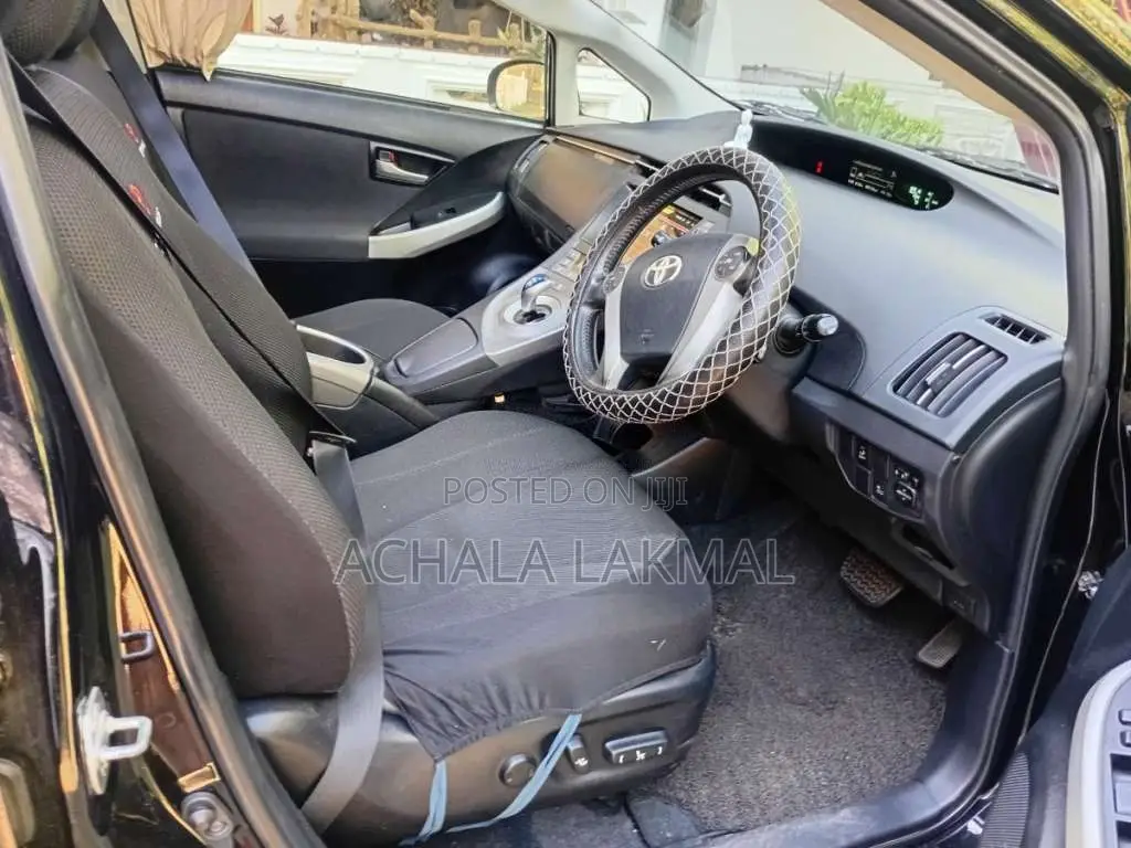 Toyota Prius 2013 Car (Used)