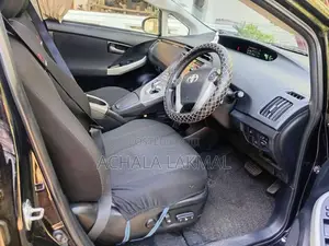 Toyota Prius 2013 Car (Used)