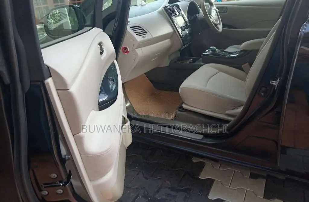 Nissan Leaf 2012 Car (Used)