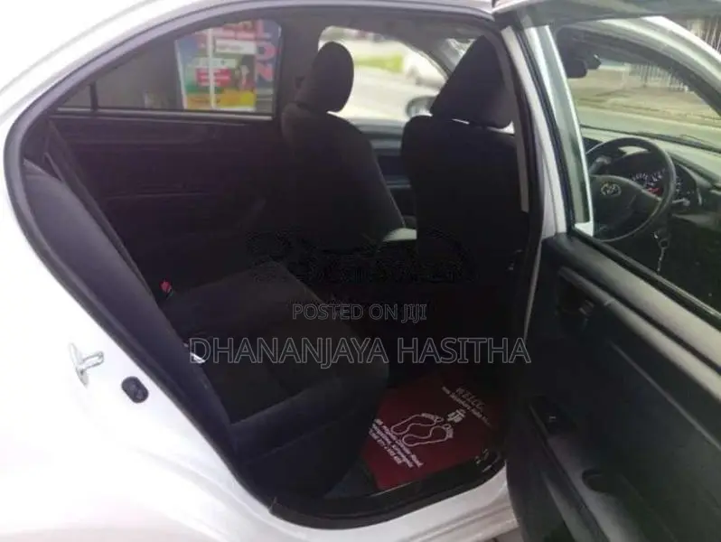 Toyota Axio 2017 Car (Used)