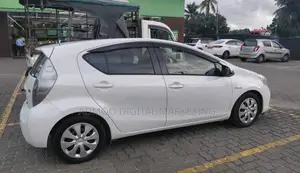 Toyota Aqua 2013 Car (Used)
