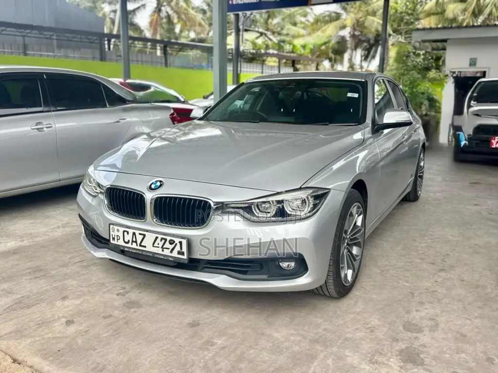 BMW 318i Luxury Line 2016 Car (Used)