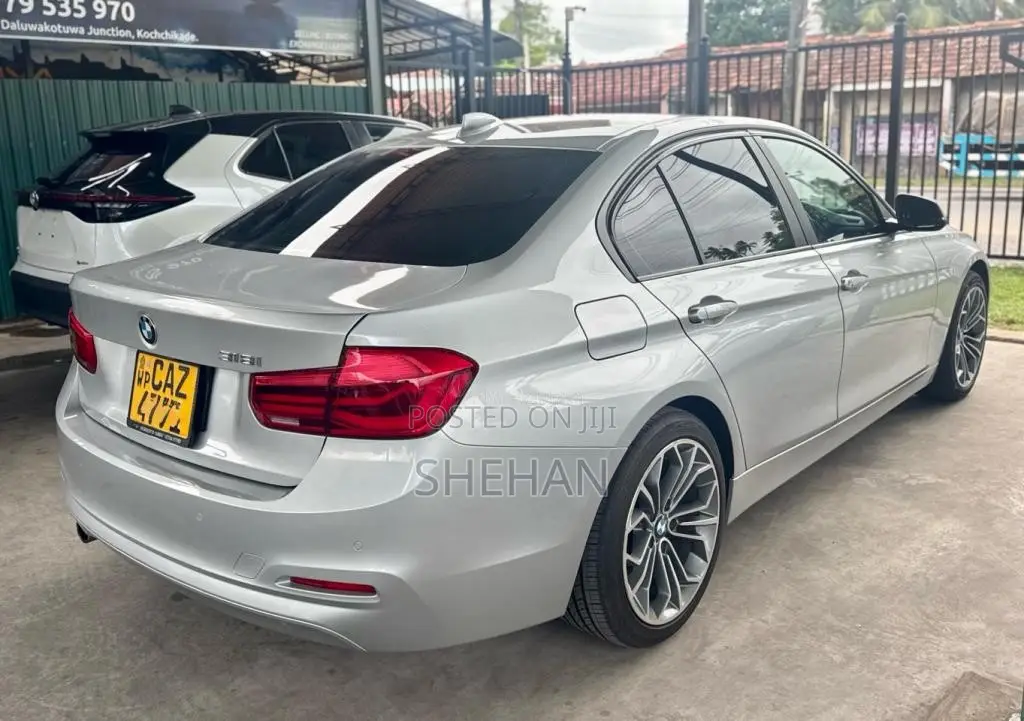 BMW 318i Luxury Line 2016 Car (Used)