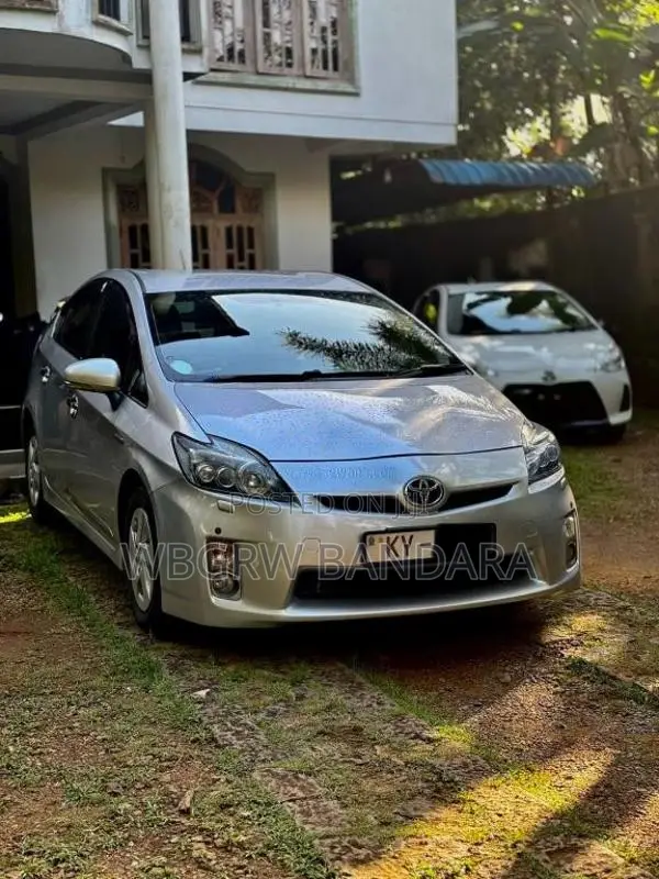 Toyota Prius 2011 Car (Used)