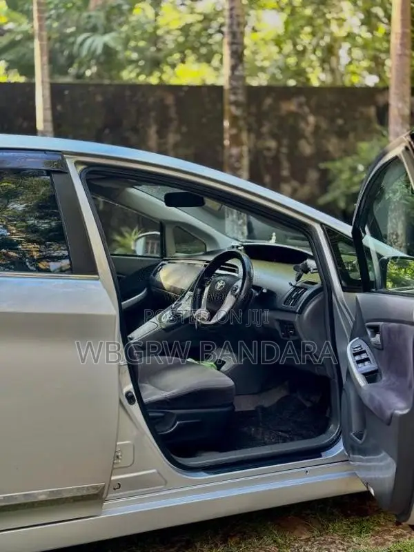 Toyota Prius 2011 Car (Used)
