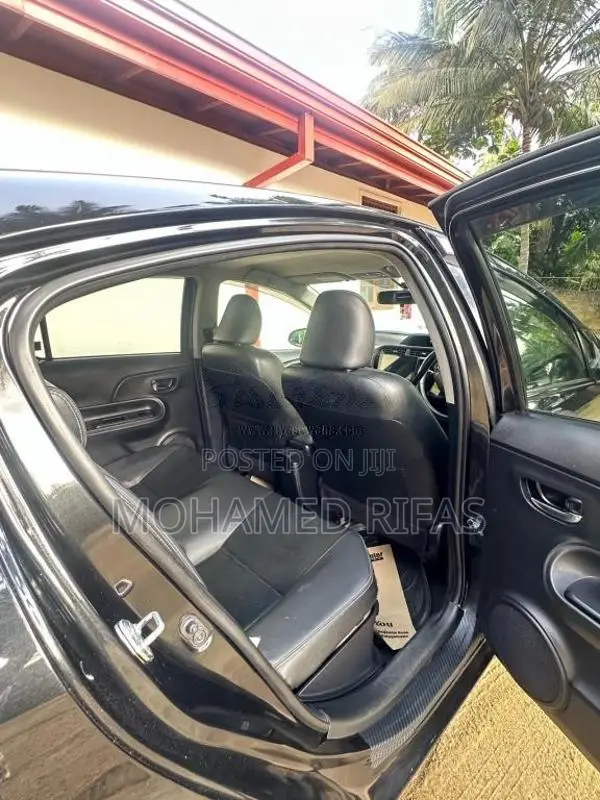 Toyota Aqua 2014 Car (Used)