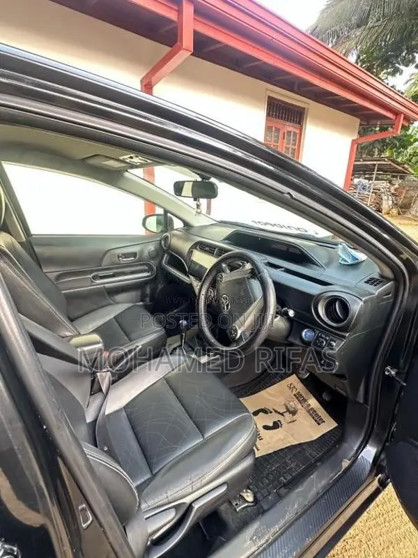 Toyota Aqua 2014 Car (Used)