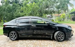 Honda Grace 2017 Car (Used)