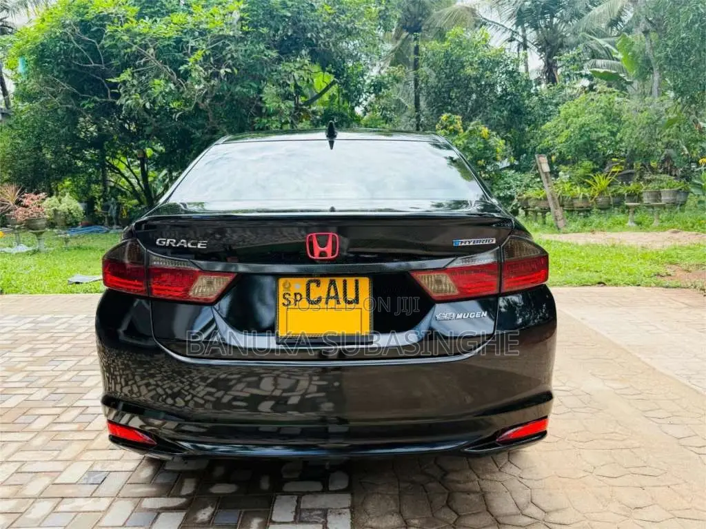 Honda Grace 2017 Car (Used)