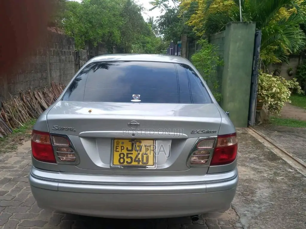 Nissan Sunny 2004 Car (Used)