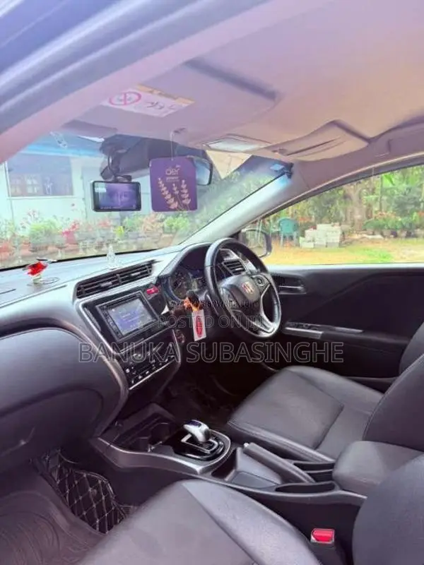 Honda Grace 2017 Car (Used)