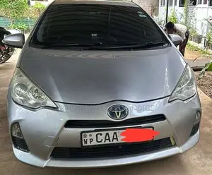 Toyota Aqua 2014 Car (Used)