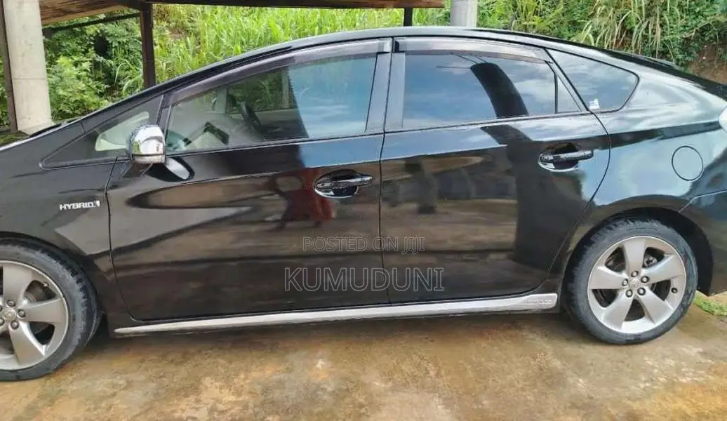 Toyota Prius 2013 Car (Used)
