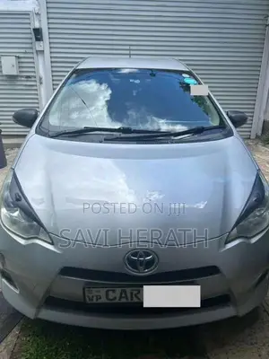 Toyota Aqua 2013 Car (Used)