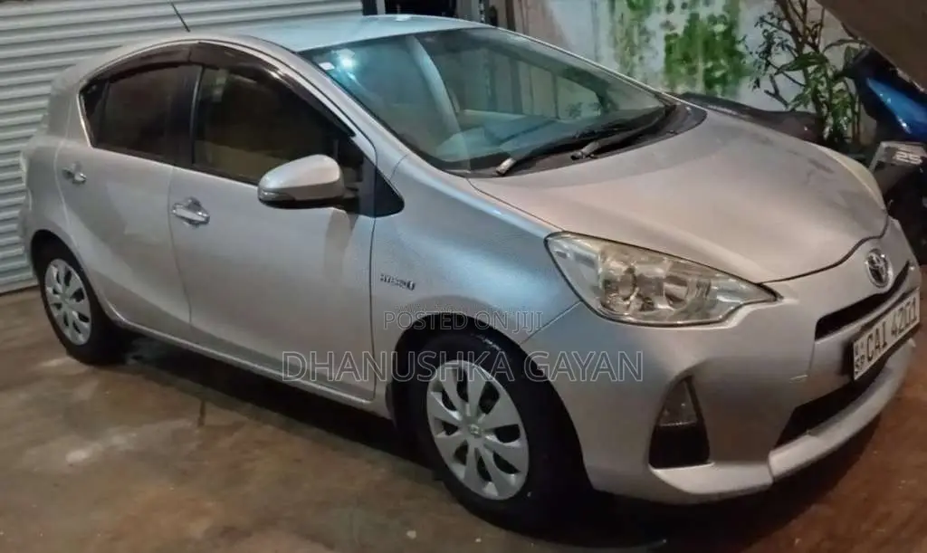 Toyota Aqua 2012 Car (Used)