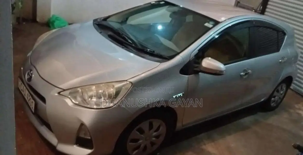 Toyota Aqua 2012 Car (Used)