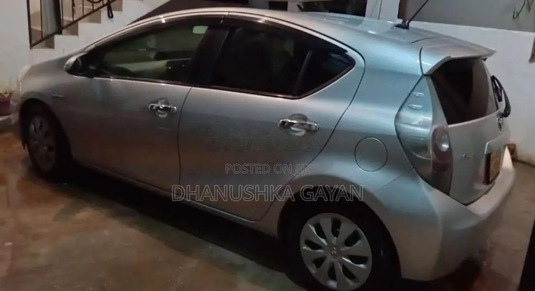Toyota Aqua 2012 Car (Used)