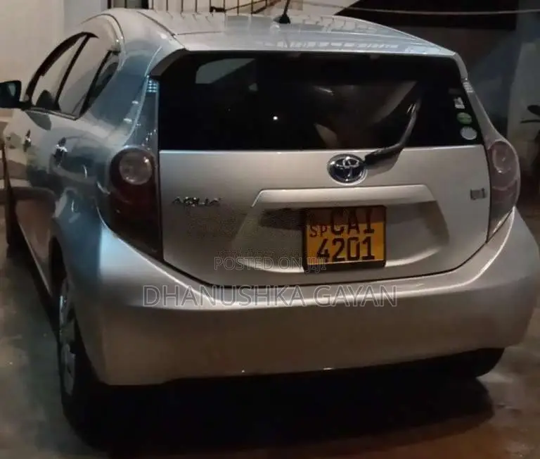 Toyota Aqua 2012 Car (Used)