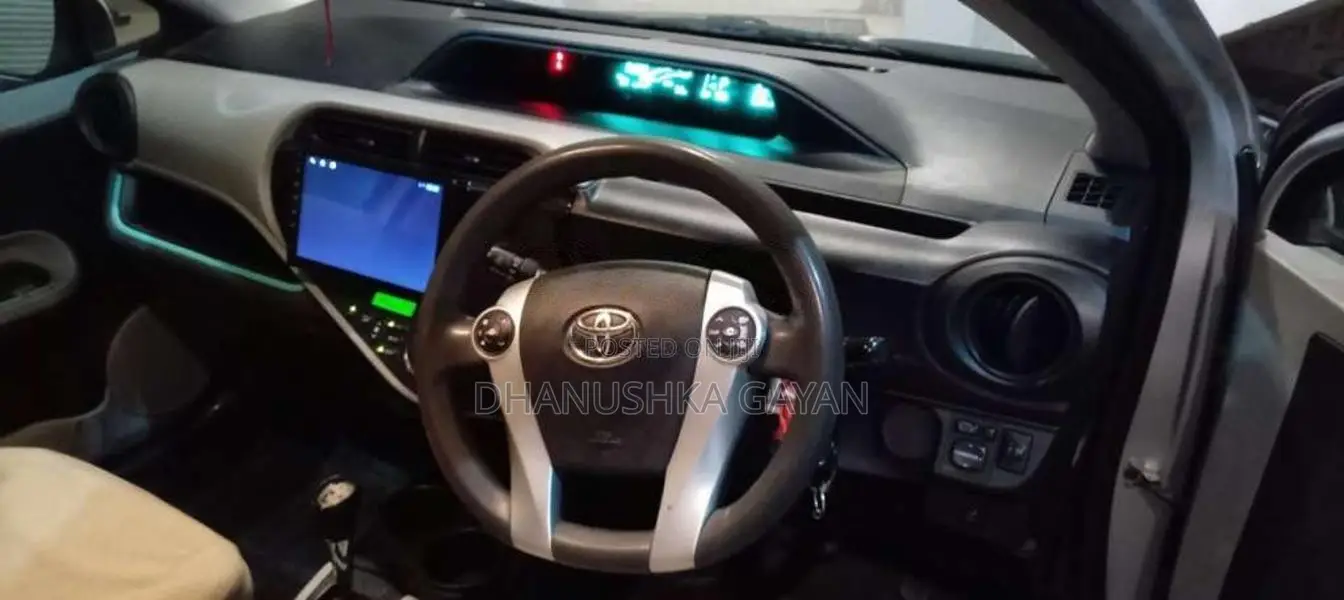 Toyota Aqua 2012 Car (Used)