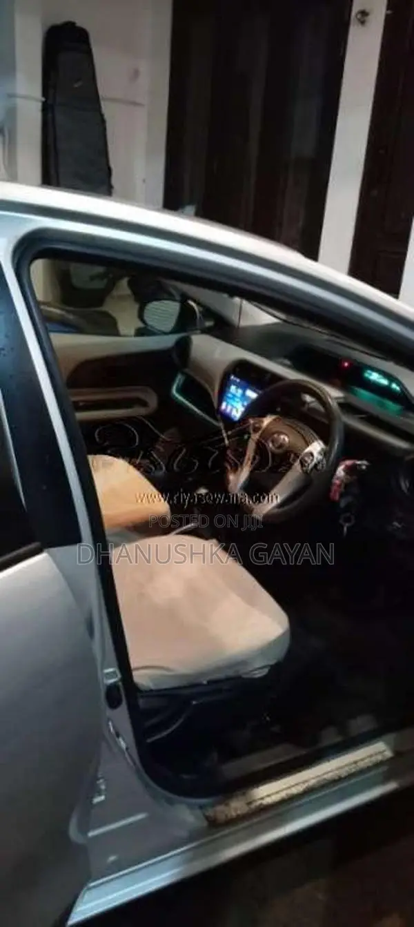 Toyota Aqua 2012 Car (Used)