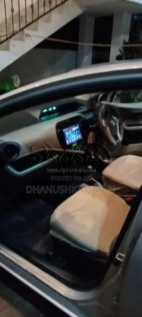 Toyota Aqua 2012 Car (Used)