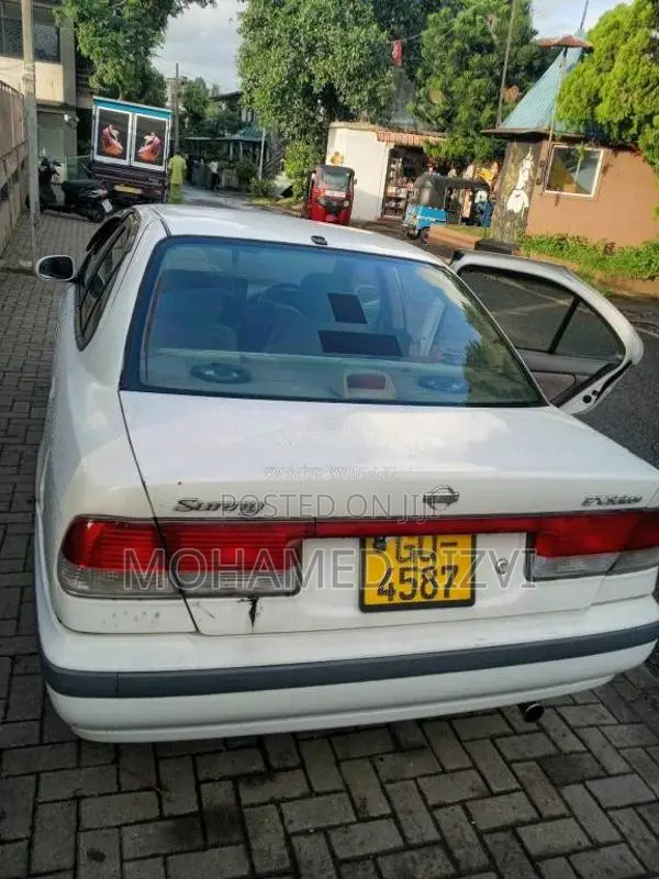 Nissan FB15 2000 Car (Used)