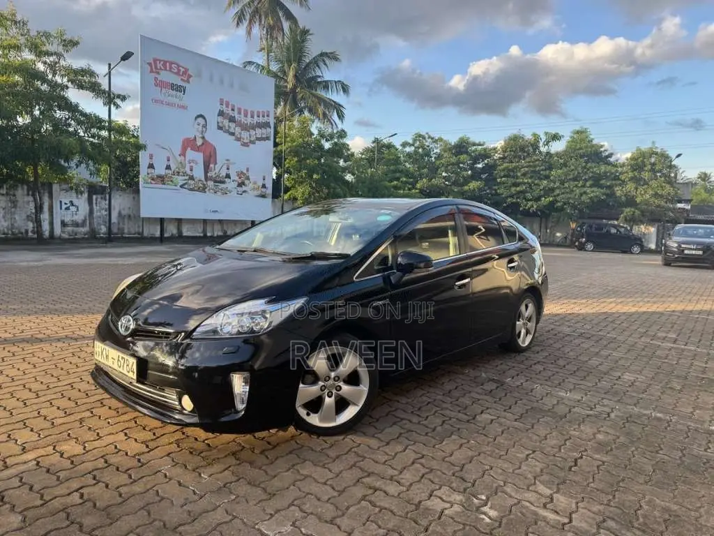 Toyota Prius 2013 Car (Used)