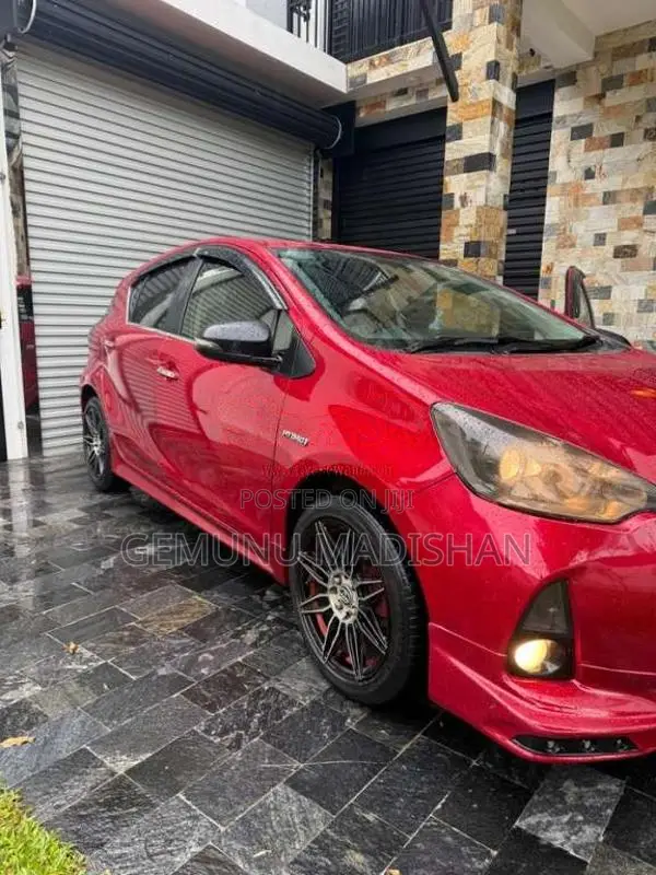 Toyota Aqua 2013 Car (Used)