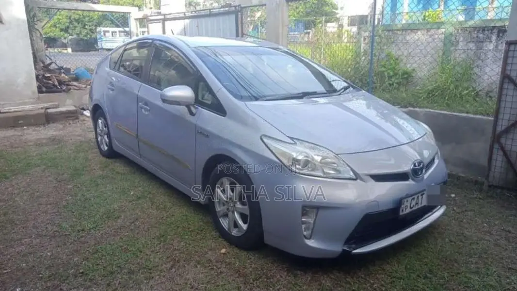 Toyota Prius 2013 Car (Used)