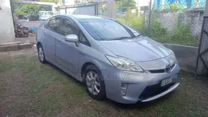 Toyota Prius 2013 Car (Used)