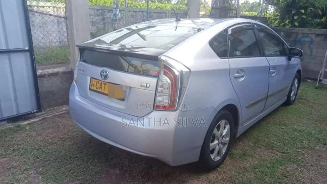 Toyota Prius 2013 Car (Used)