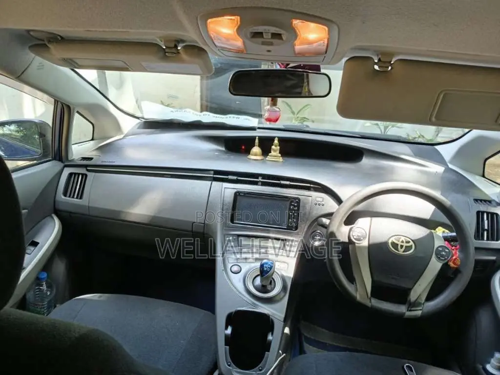 Toyota Prius 2013 Car (Used)
