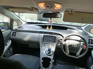 Toyota Prius 2013 Car (Used)