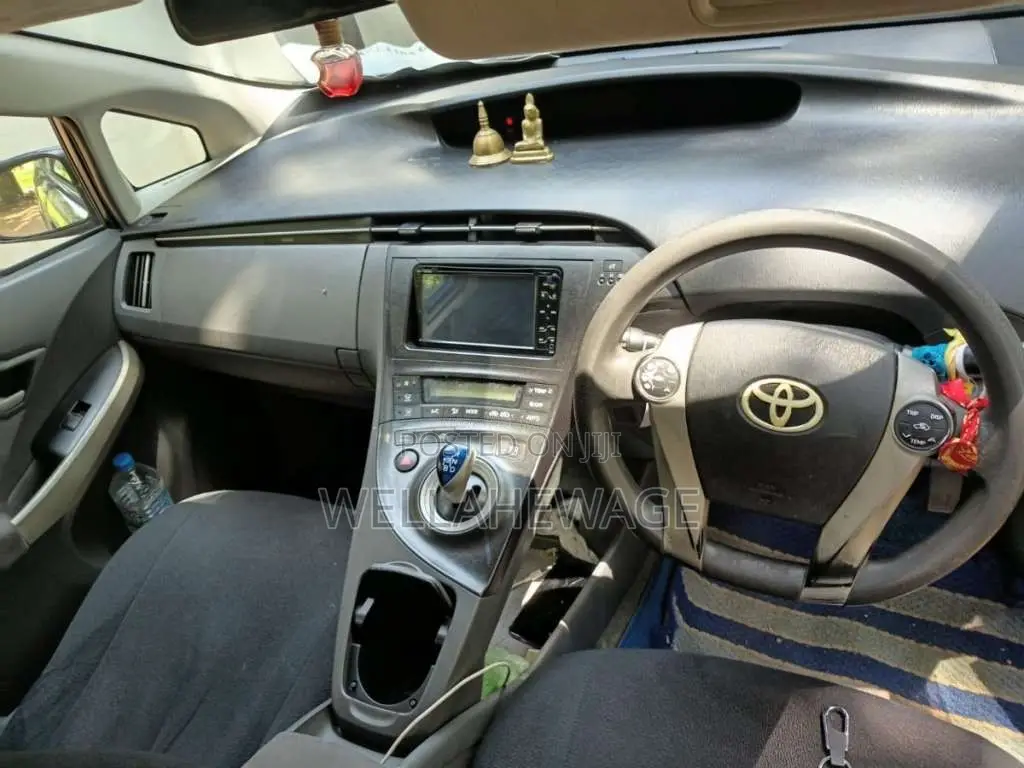 Toyota Prius 2013 Car (Used)