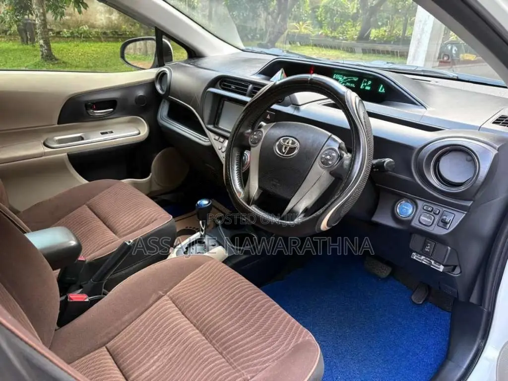 Toyota Aqua 2012 Car (Used)