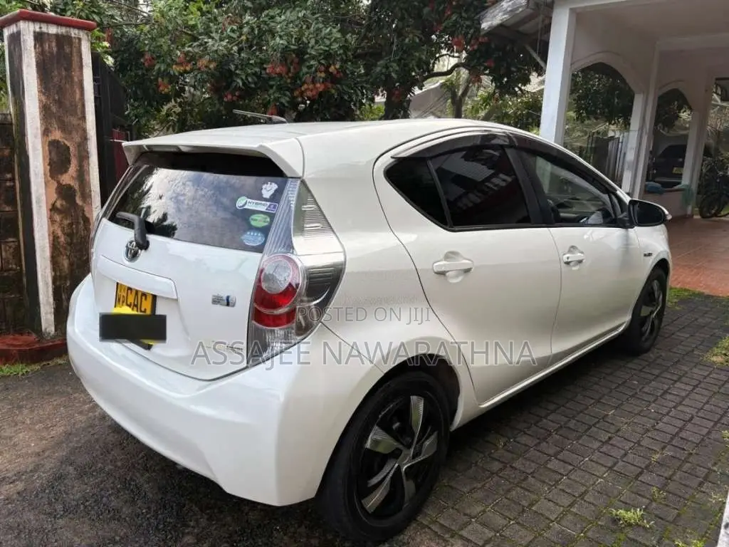 Toyota Aqua 2012 Car (Used)