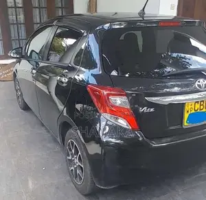 Toyota Vitz 2016 Car (Used)