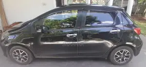 Toyota Vitz 2016 Car (Used)
