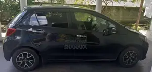 Toyota Vitz 2016 Car (Used)