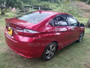 Honda Grace 2016 Car (Used)
