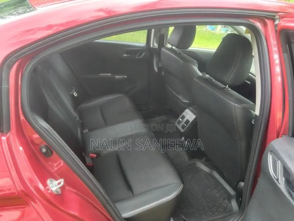 Honda Grace 2016 Car (Used)