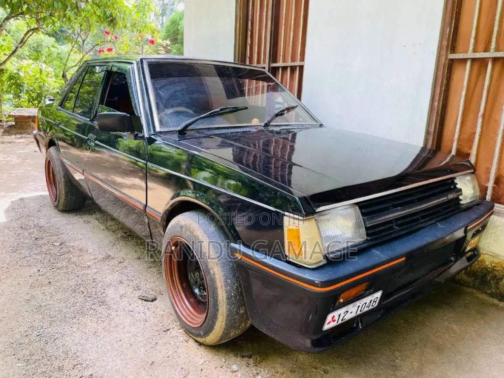 Mitsubishi Lancer Box 1900 Car (Used)