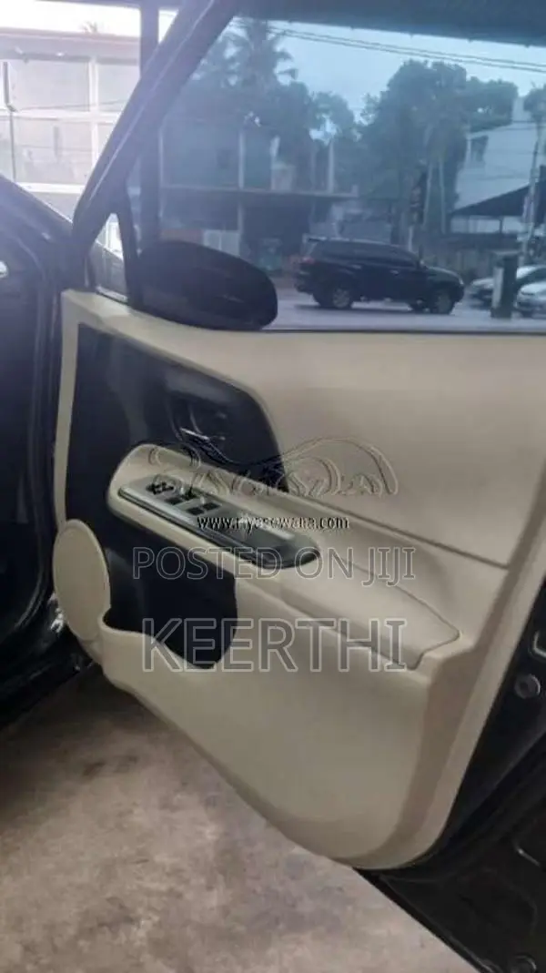 Toyota Aqua G Grade Limited 2012 Car (Used)