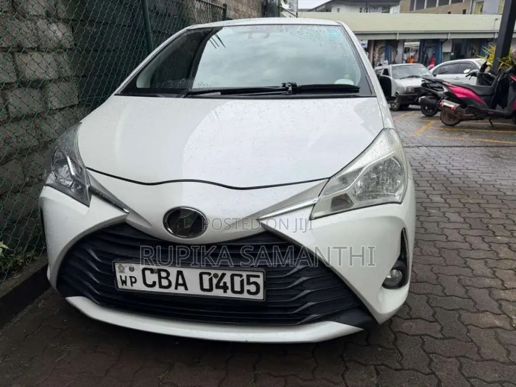 Toyota Vitz 2018 Car (Used)
