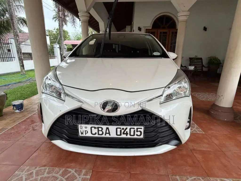 Toyota Vitz 2018 Car (Used)