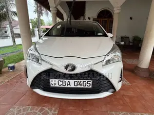 Toyota Vitz 2018 Car (Used)